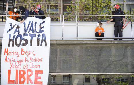 Azpeitiar bat atxilotu dute Gasteizen, gazteen aurkako epaia salatzeko protesta batean