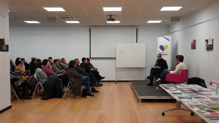 Jende ugari ibili da Geure Gelatik azokaren bigarren egunean