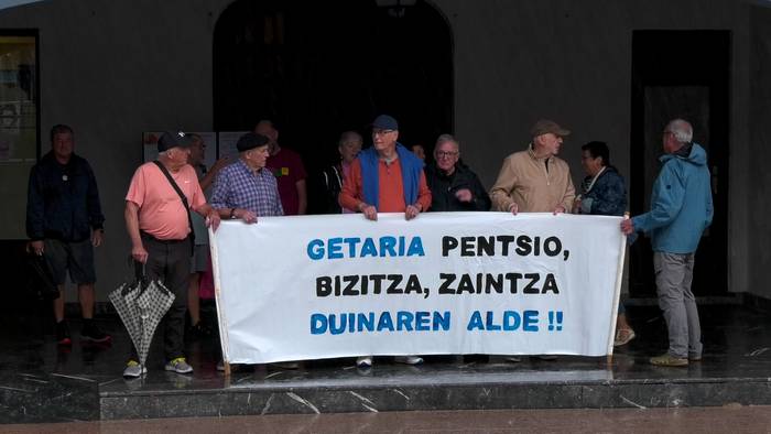 Pentsio duinen aldeko mobilizazioei berrekin diete pentsiodunek
