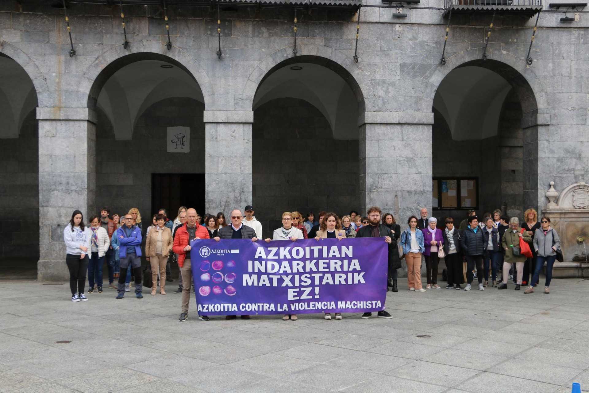 Azkoitiko Udalak elkarretaratze isila deitu du biharko Gasteizko hilketa matxista gaitzesteko