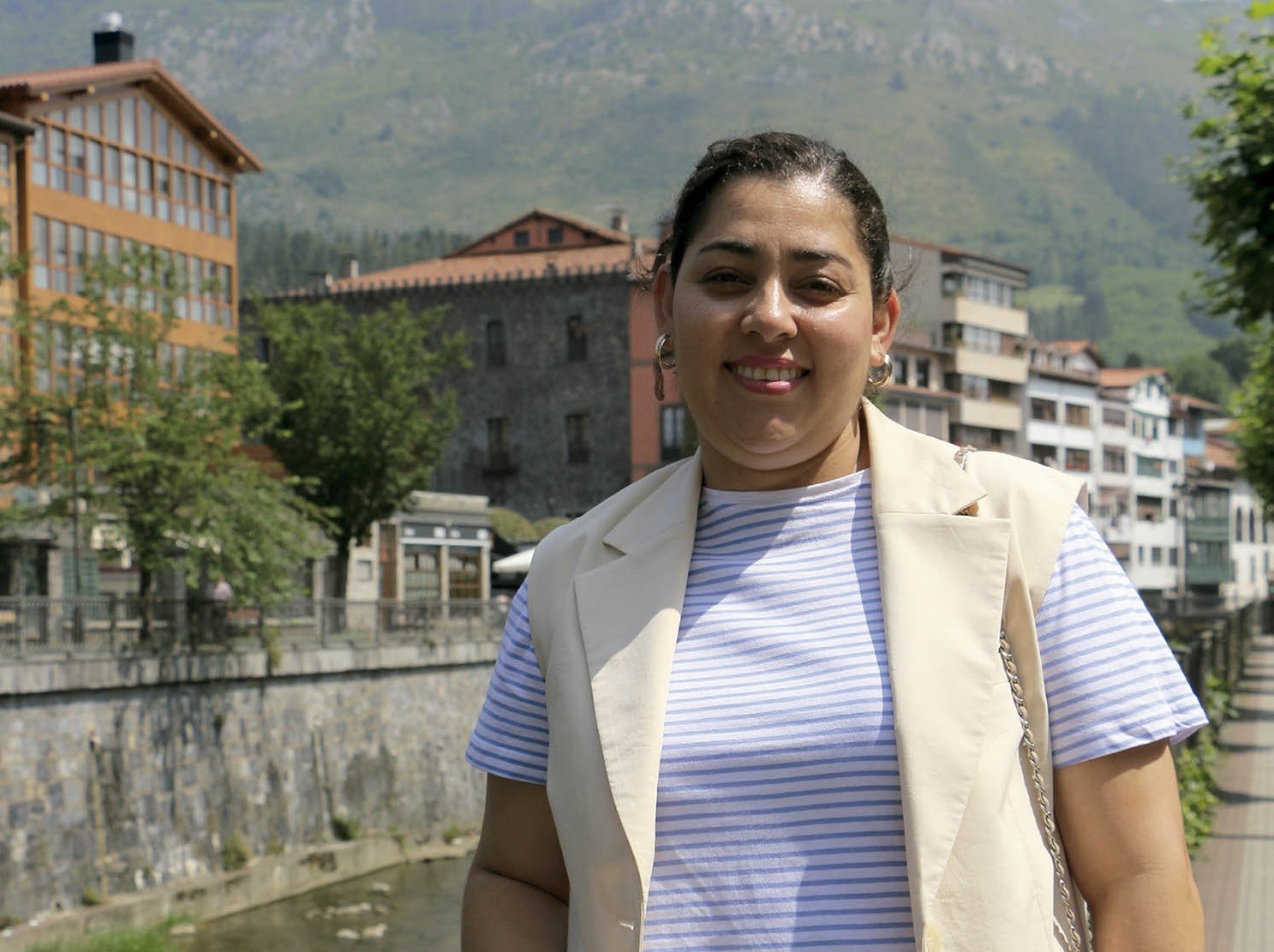 Jazmina Vallecillo: "Oso gogorra da dena atzean uztea"