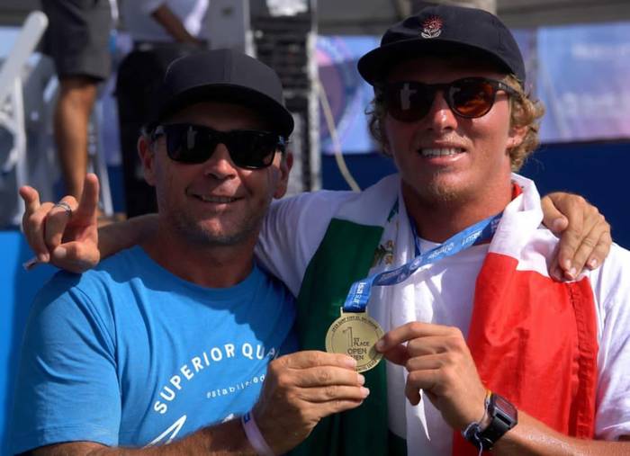 Julen Lasak entrenatzen duen Alan Clealandek irabazi du Munduko Surf Txapelketa