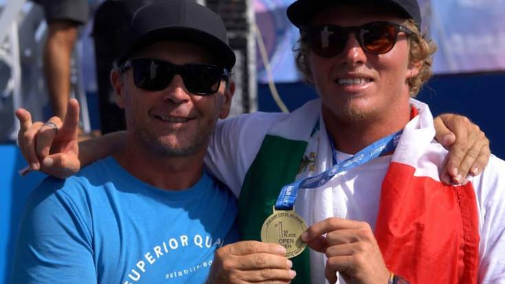 Julen Lasak entrenatzen duen Alan Clealandek irabazi du Munduko Surf Txapelketa