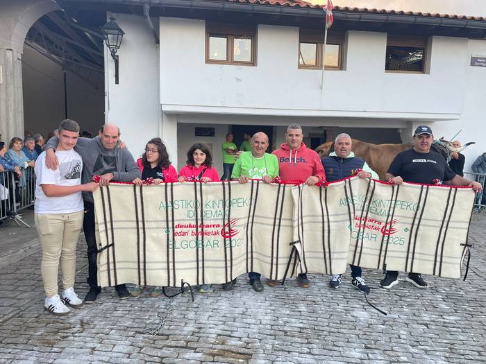 Elgoibarko Aiastia auzoko jaietako idi demak irabazi ditu Isidro Erretegiak