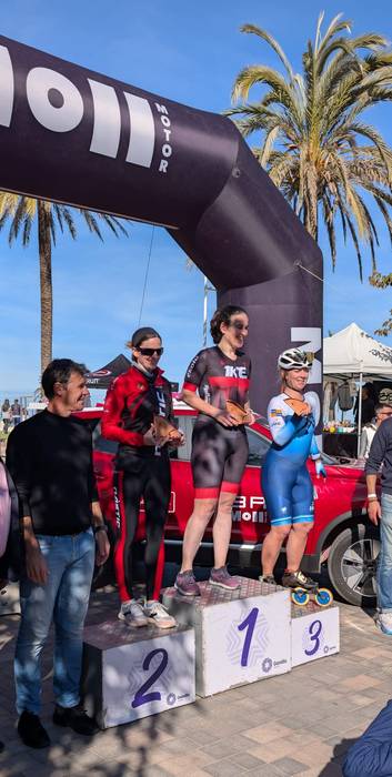 Ane Plazaolak Gandiako irristaketa maratoia irabazi du