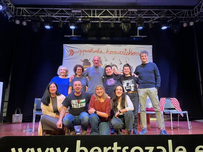 Herriarteko Bertsolari Txapelketaren finaletik kanpo gelditu da Zaharrak Berri taldea