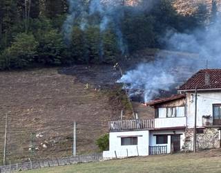 Sua zabaldu da Txintxillo eremuko lursail batean