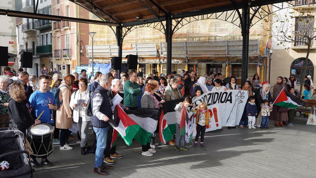 Abuztuan Palestinaren aldeko elkarretaratzerik ez dela izango jakinarazi dute antolatzaileek
