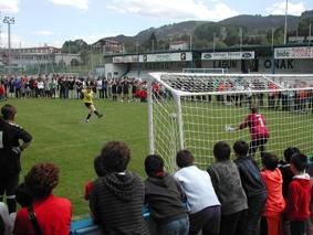 Eskolarteko futbol txapelketaren finalak, zapatuan Garmendipen