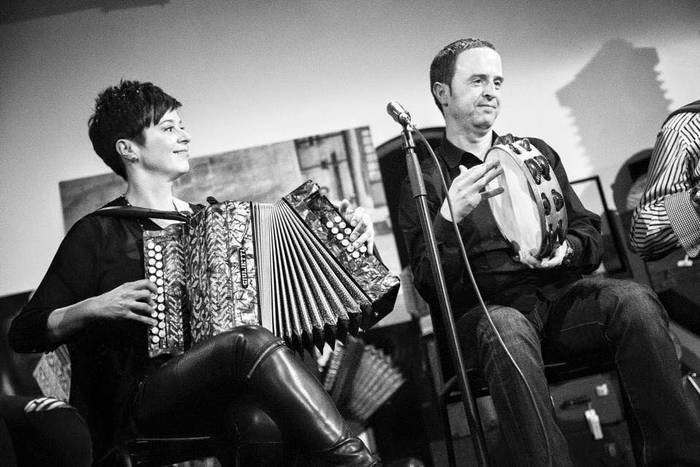 Elustondo anai-arrebek erromeria saioa eskainiko dute bihar