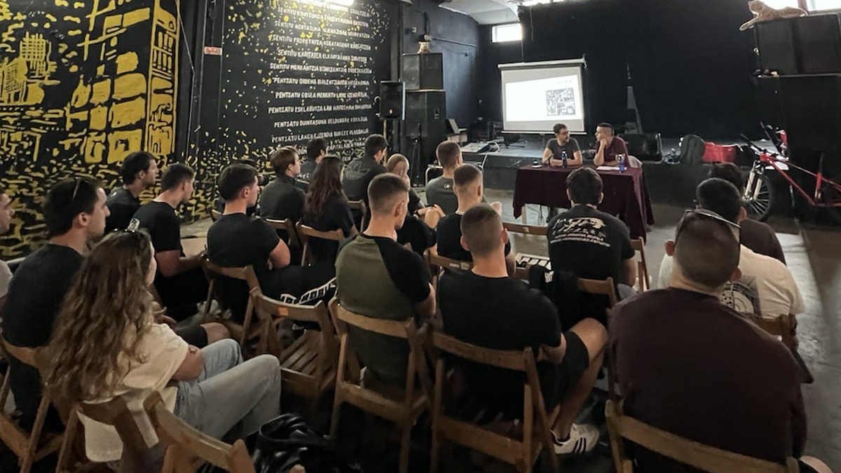 Euskal Nazio Askapenerako Mugimenduari buruzko solasaldiarekin ekin diote Gazte Asteari