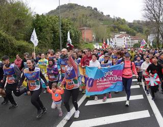 Zestoarrek ere bat egin dute euskararen aldeko marearekin