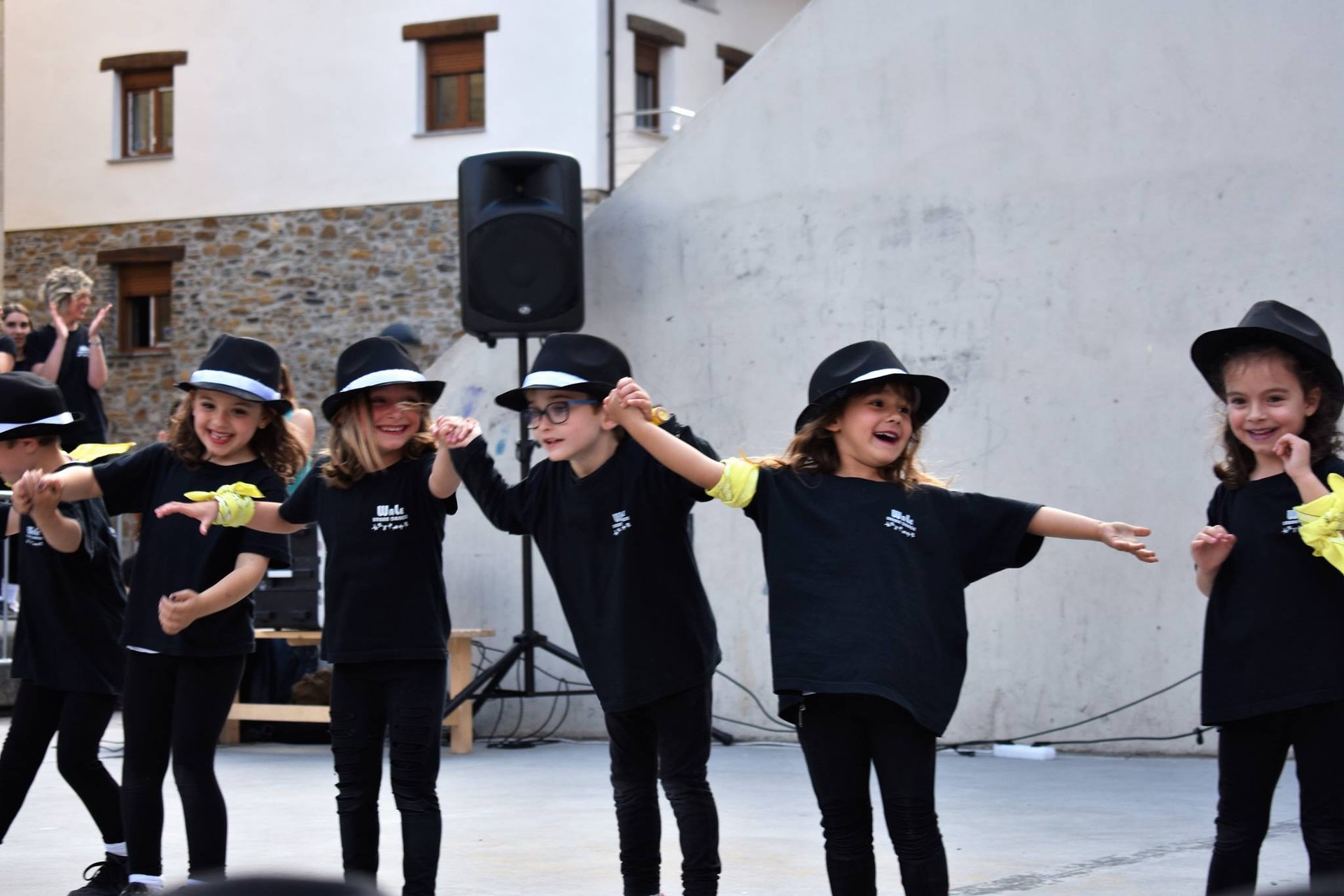 Familientzako hip hop dantza tailerra egingo da larunbatean