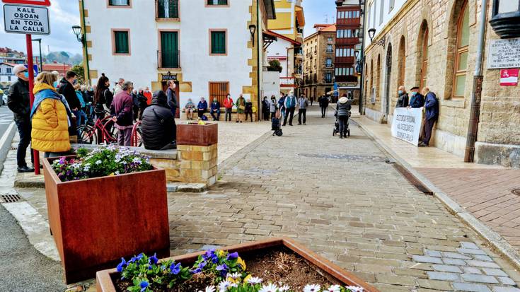 Pentsiodunek kalea hartu dute beste astelehen batez