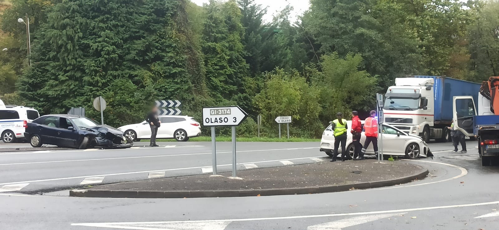 Bi autoren arteko istripua izan da Olaso parean