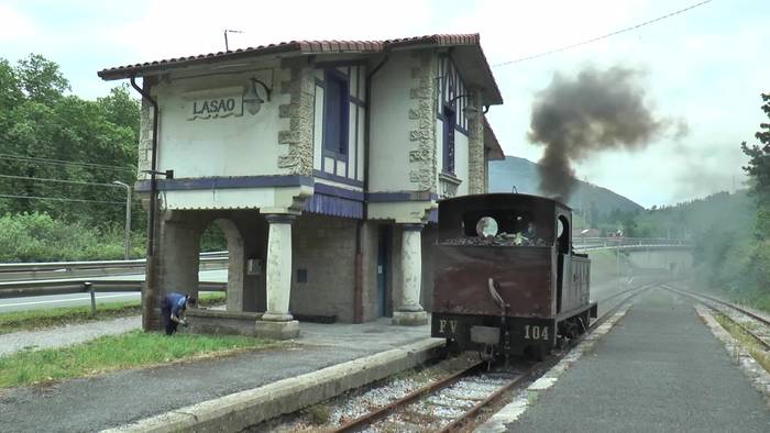 Burdinbidearen Euskal Museoko lurrun trena martxan da berriro