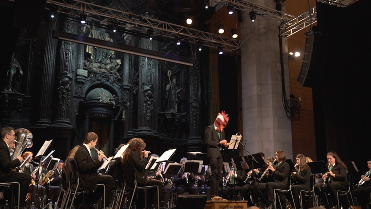 Pieza ezagunak, umorea eta jende ugari elkartu ditu Errege eguneko kontzertuak