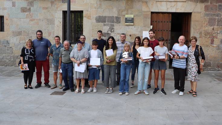 Lazkao Txiki 34. Bertsopaper Lehiaketa irabazi du Juan Ramon Alberdik