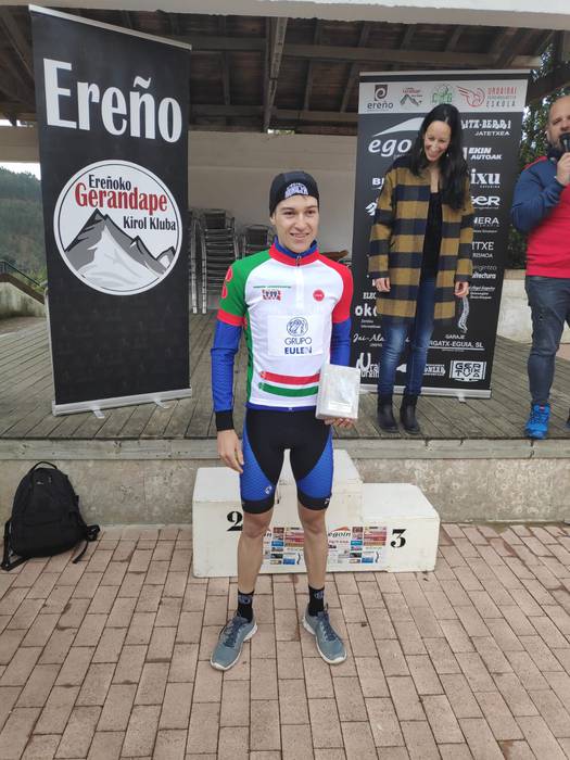 Eulen taldeko Joseba Lopezek irabazi du Ereñoko lasterketa