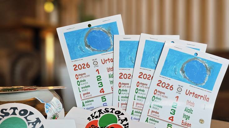 Seaskaren egutegiak salgai daude Zumaienan