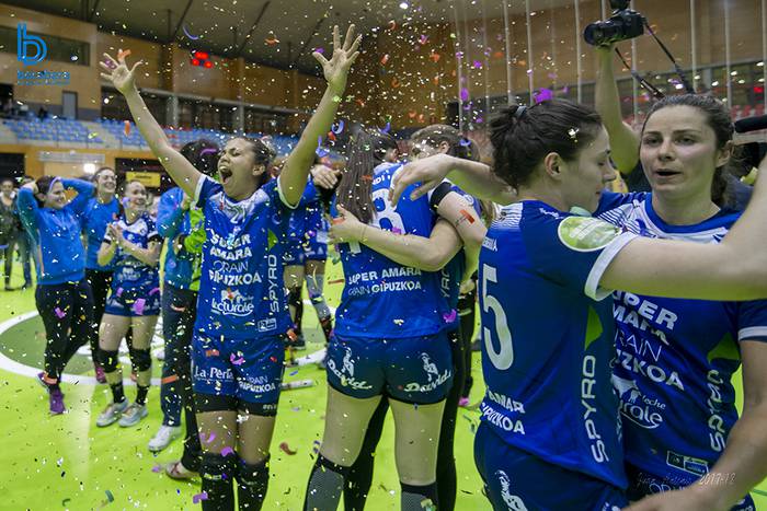Alba Menendez eta Andrea Zaldua zarauztarrak Ligako txapeldun