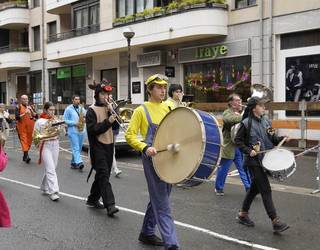 Banda Gazteak alaitu du Astearte Karnabaleko eguerdia