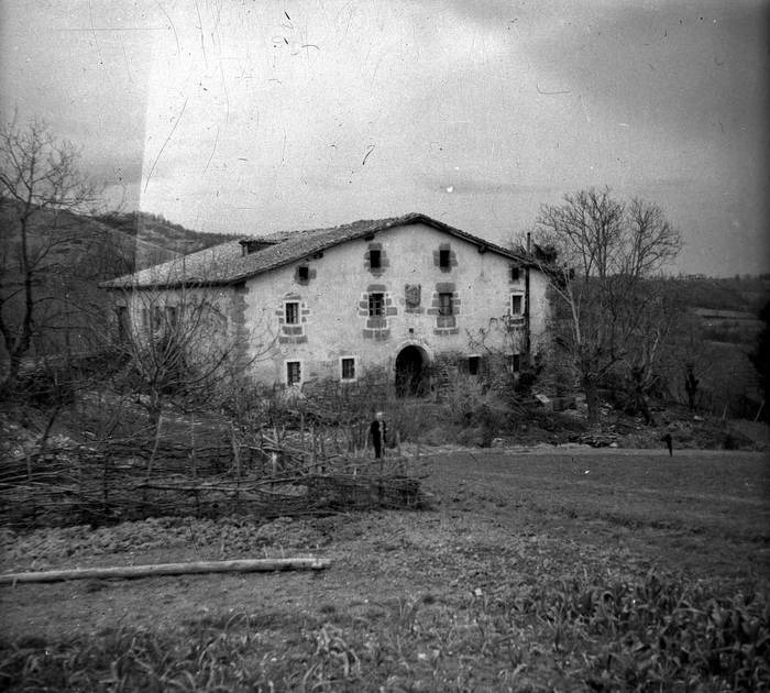 Zulaika baserria, 1963. urtean