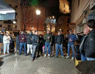 Bertsoak eta ardo kopak, arratsalde pasa egiteko