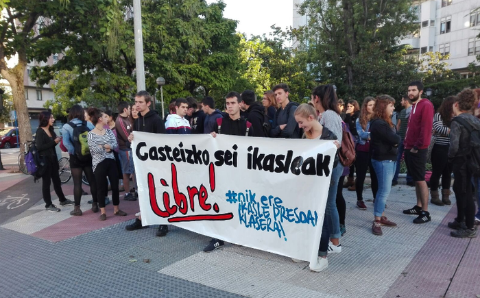 Hasi da Onintza Valverderen eta beste bost gazteren aurkako epaiketa Gasteizen
