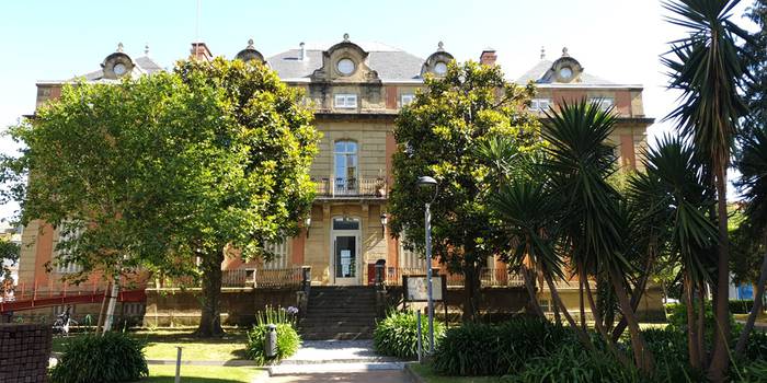 Aforoa mugatuta irekiko dute astelehenean Zarauzko Sanz Enea kultur etxea