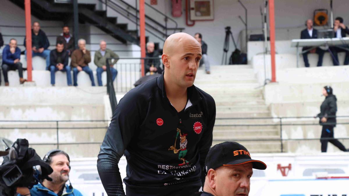Izeta VI.a "plazetatik kanpo" izango da denboraldi bat, oineko lesio baten ondorioz