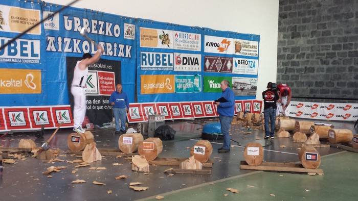 Mieltxo Mindegiak Urrezko Aizkolari Txapelketatik kanporatu du Eneko Otaño