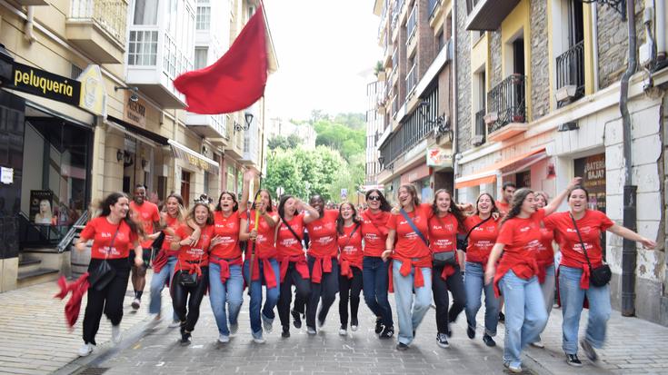Herriaren babesarekin ospatu du igoera Zumaiakok