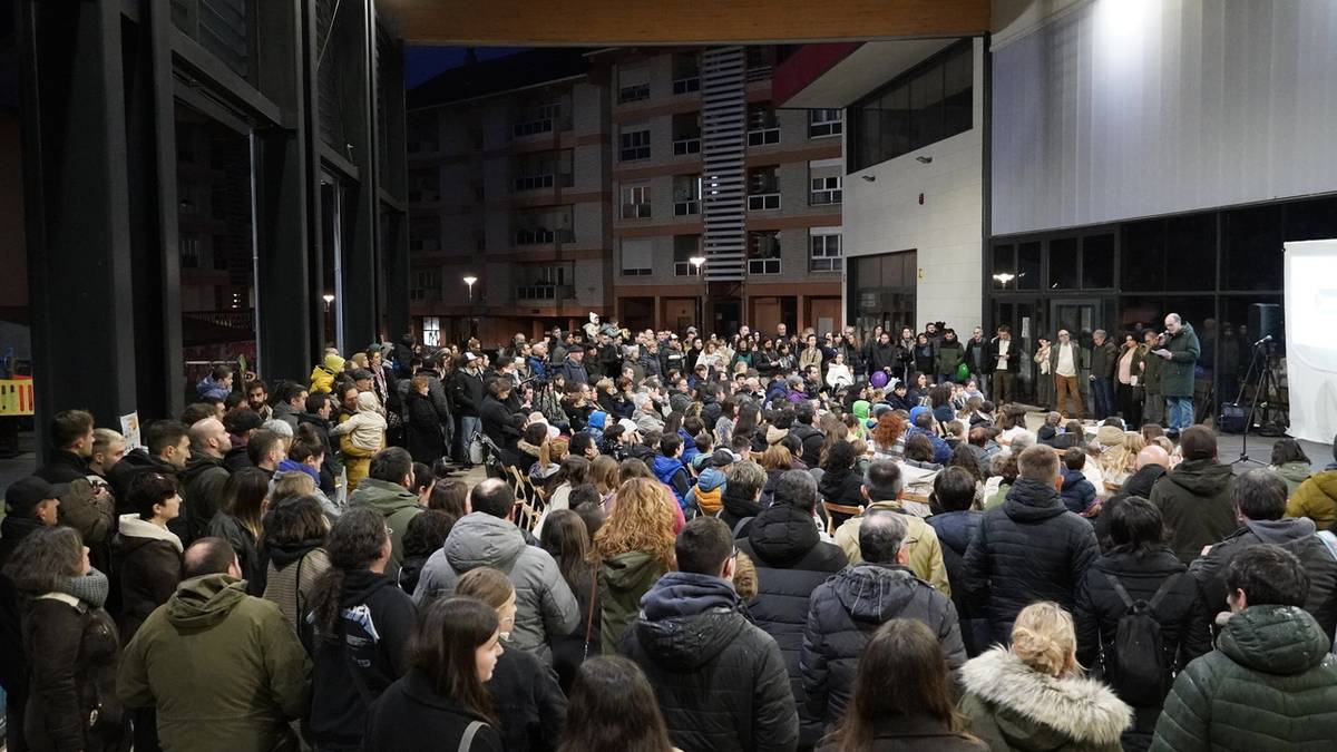 Bihotz ondoan sua dutela aurkeztu dute 'Wafa' abestiaren bertsioa Zestoan