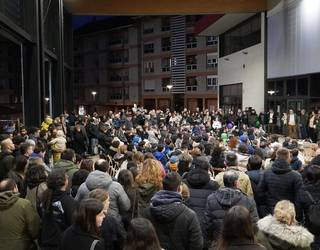 Bihotz ondoan sua dutela aurkeztu dute 'Wafa' abestiaren bertsioa Zestoan