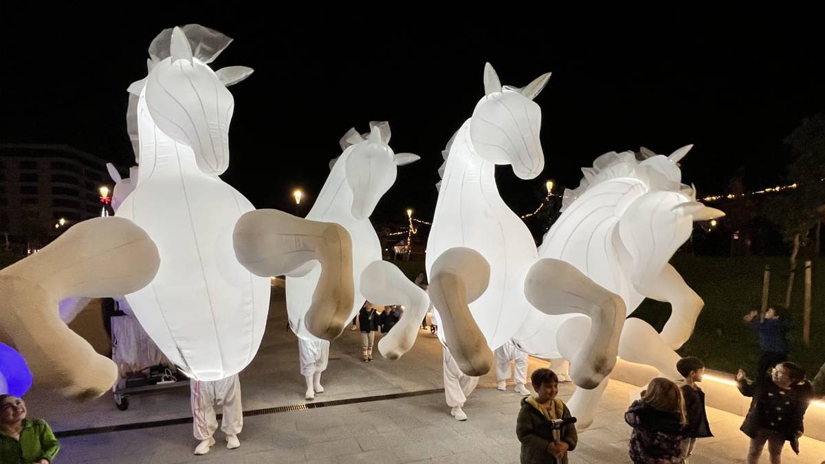 Txu-txu trena eta argi ikuskizuna zapatuan, Gabon giroan murgiltzeko