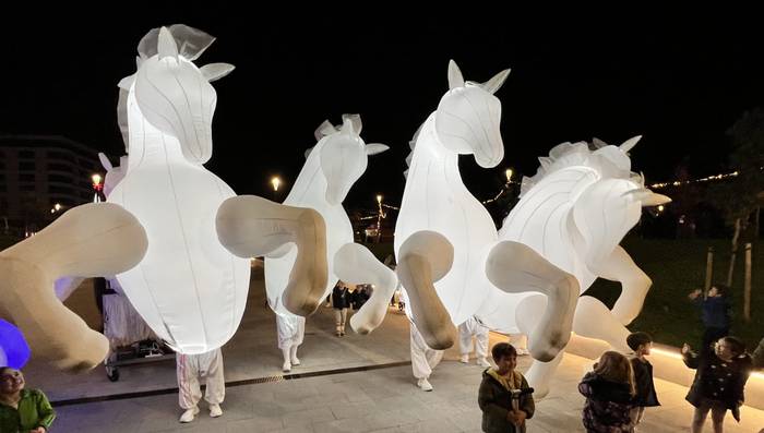 Txu-txu trena eta argi ikuskizuna zapatuan, Gabon giroan murgiltzeko