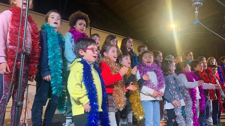 Kontzertu ederra eskaini dute Danbolin Musika Eskolakoek Gabonen atarian