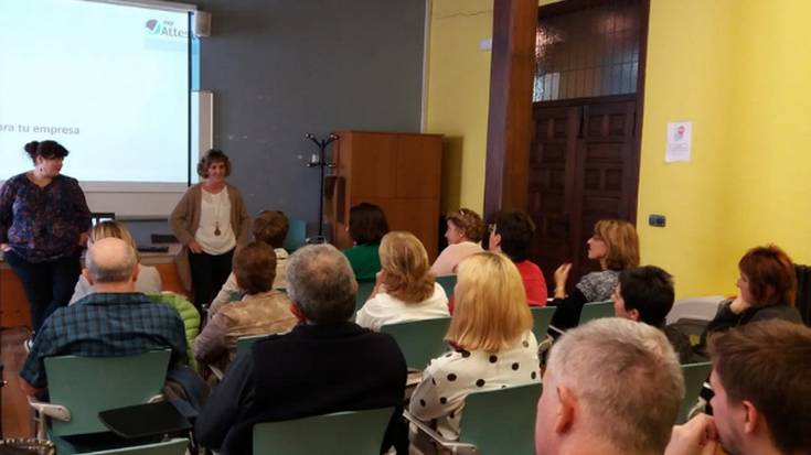 Erretiroak eta eskualdatzea hizpide izan dute merkatariek