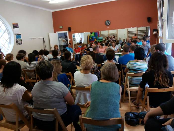 Eskola Txikien Festa antolatzeko lehen bilera egin dute Arroabean
