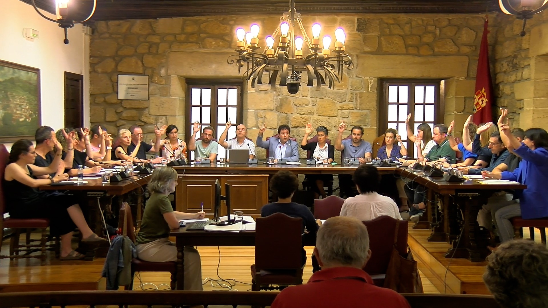 Zehaztu dituzte Zarauzko Udaleko antolaketa eta funtzionamenduak