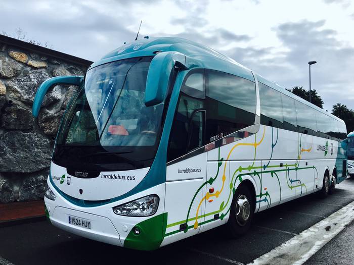 Autobus zerbitzu bereziak izango dira Azkoitiko andremariak direla-eta
