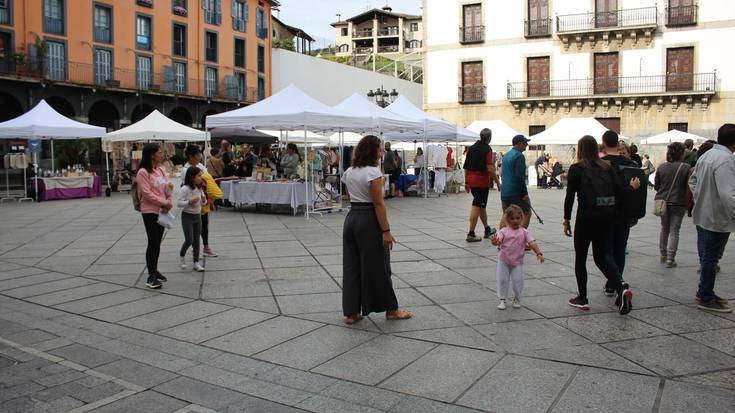 Artisauen bilgune bihurtu da Azkoitiko plaza