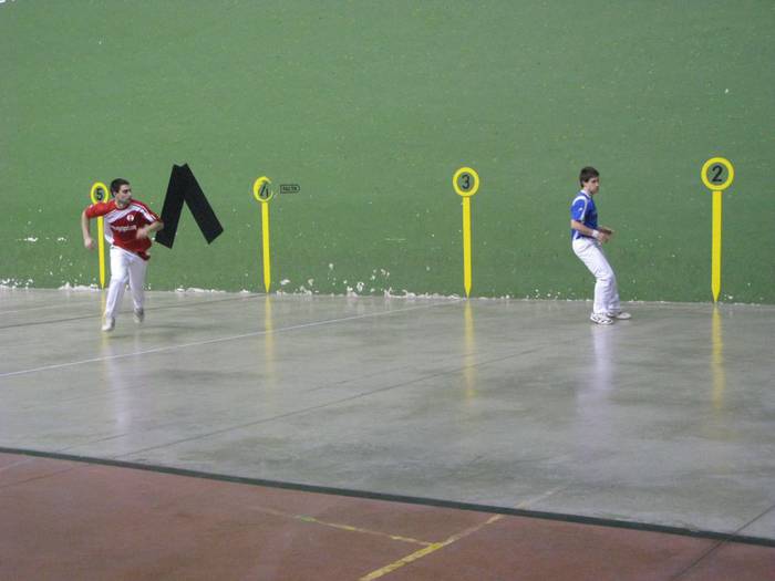 Hitzarmenaren alde, pilota partidak jokatu dituzte Orion