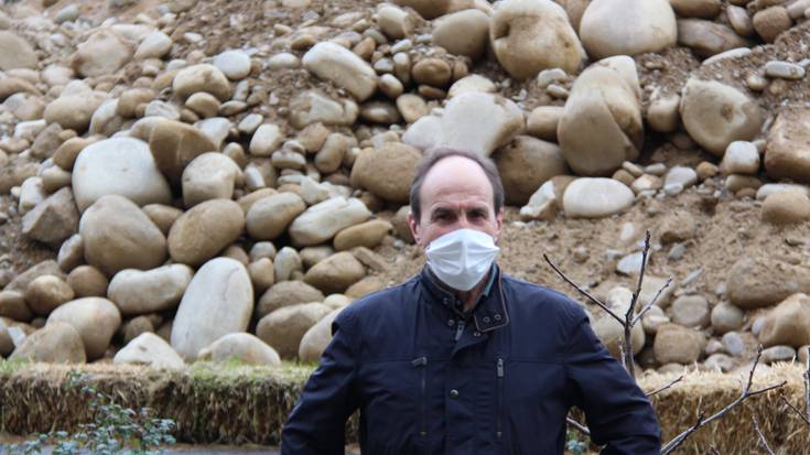 Historia agerian jartzen duten harriak