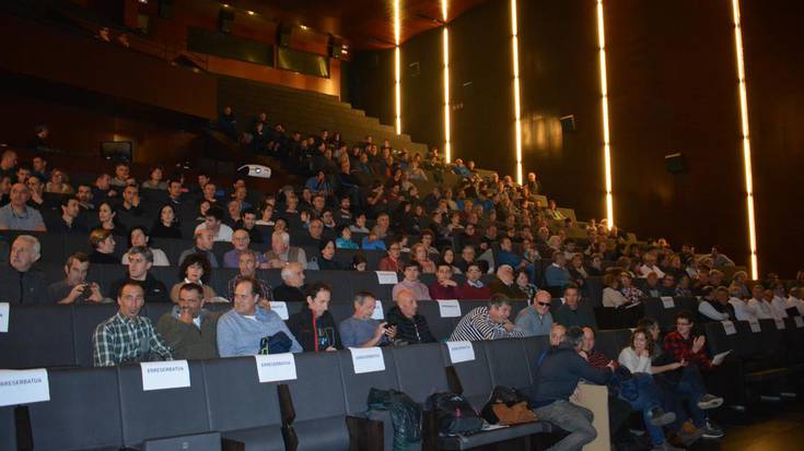 Euskal mendigoizaleen topaleku bilakatu zen atzo Azpeitia