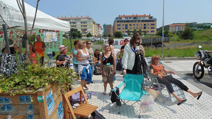 Greban dauden Otezurik langileek Donostiako egoitzetako langileen laguntza jaso dute