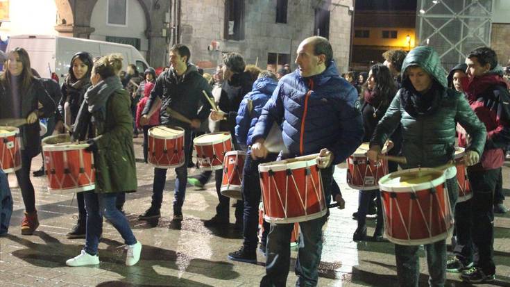 Azpeitiko sansebastianetako helduen azken entsegua, iruditan