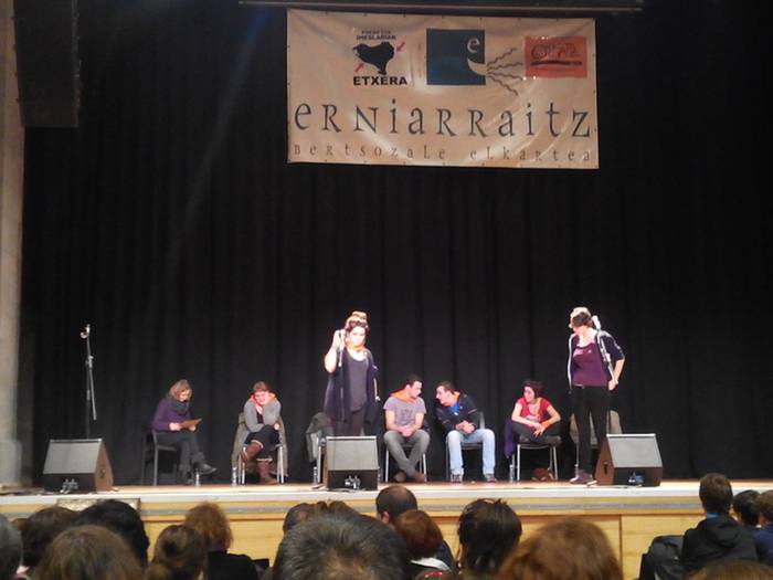 Erniarraitz Bertsozale Elkarteak zabaldu du matrikulazio kanpaina
