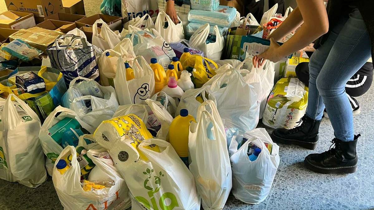 Kubara bidaltzeko oinarrizko produktuen bilketa egingo dute aste honetan